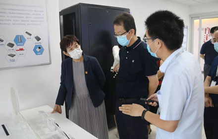 省市发改委高技术处党支部来6686体育官网开展党建交流活动